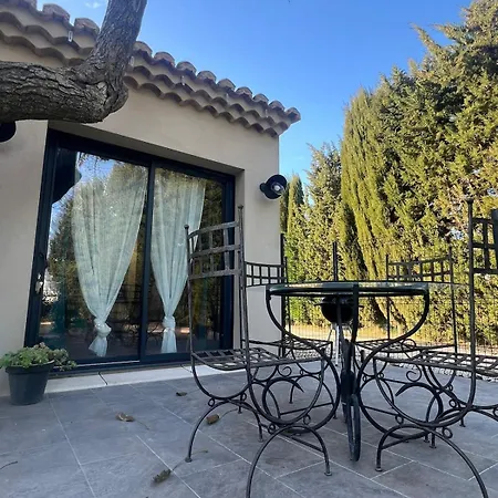 Holiday home Maison Provencale Proche Du Codolet